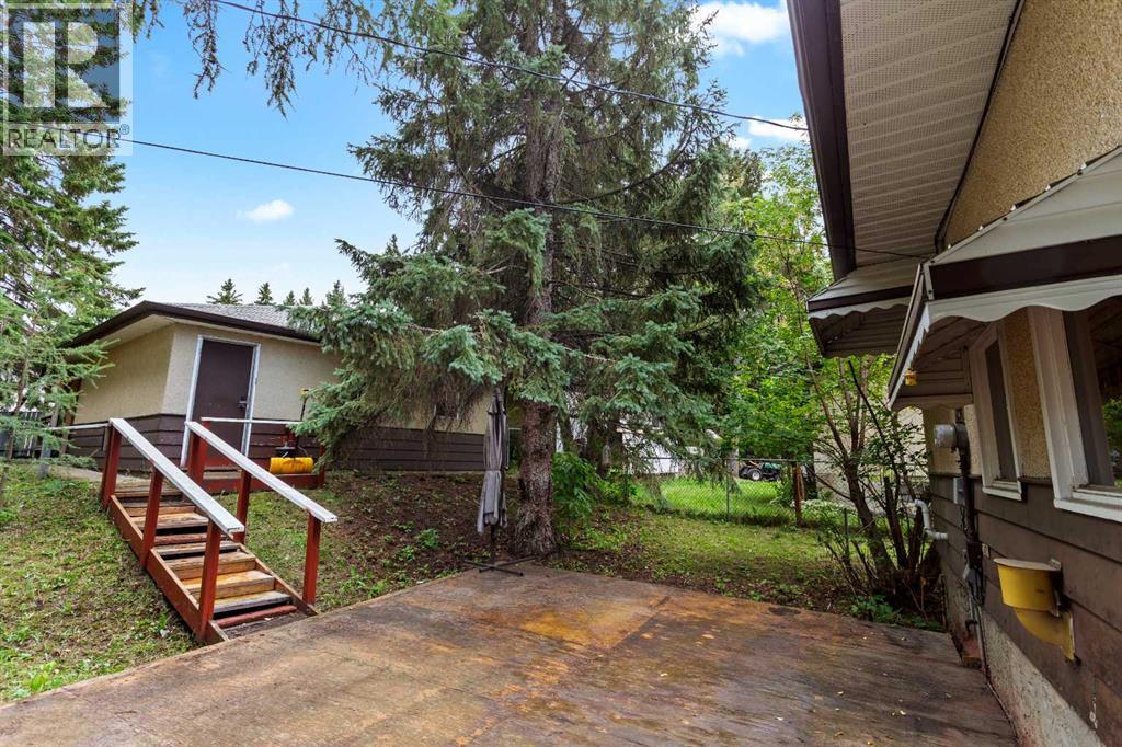5605 47A Avenue - 32