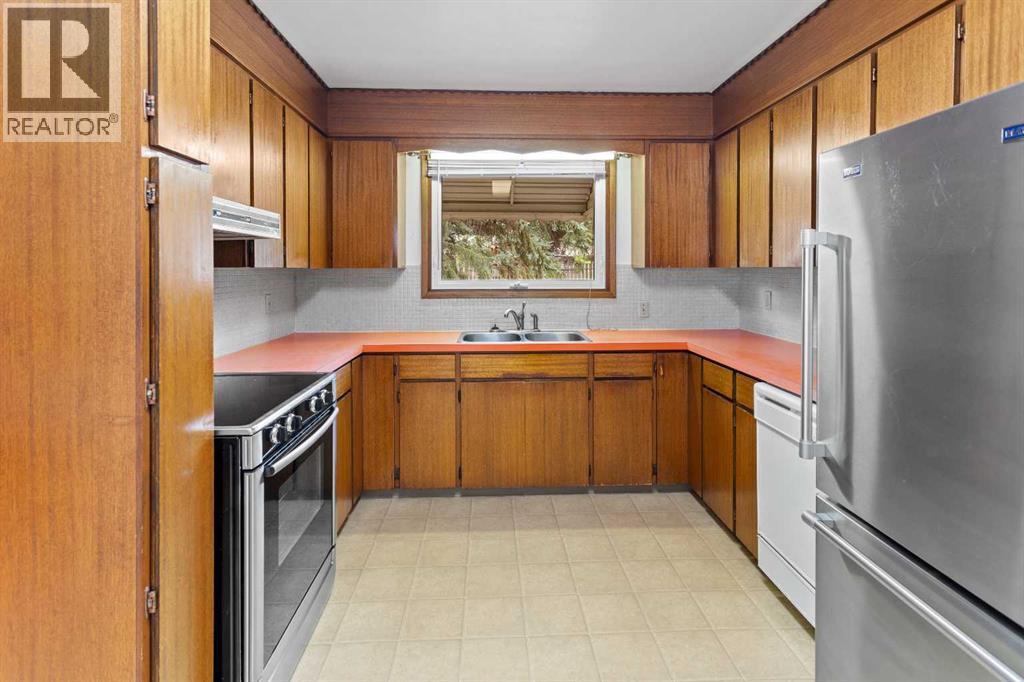 5605 47A Avenue - 9