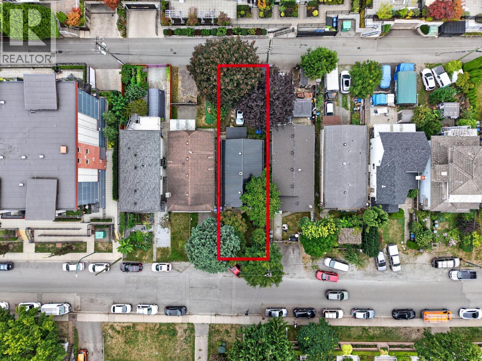 2357 HAWTHORNE AVENUE, Port Coquitlam