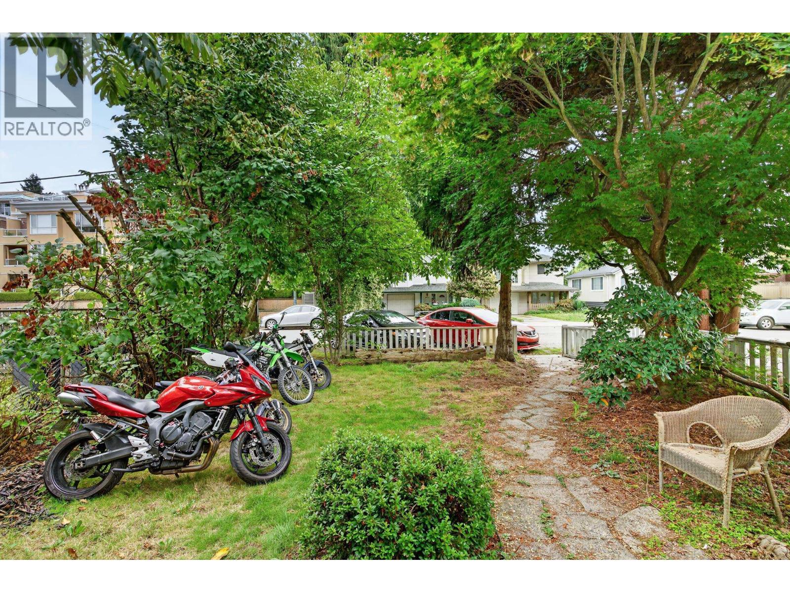 2357 HAWTHORNE AVENUE, Port Coquitlam