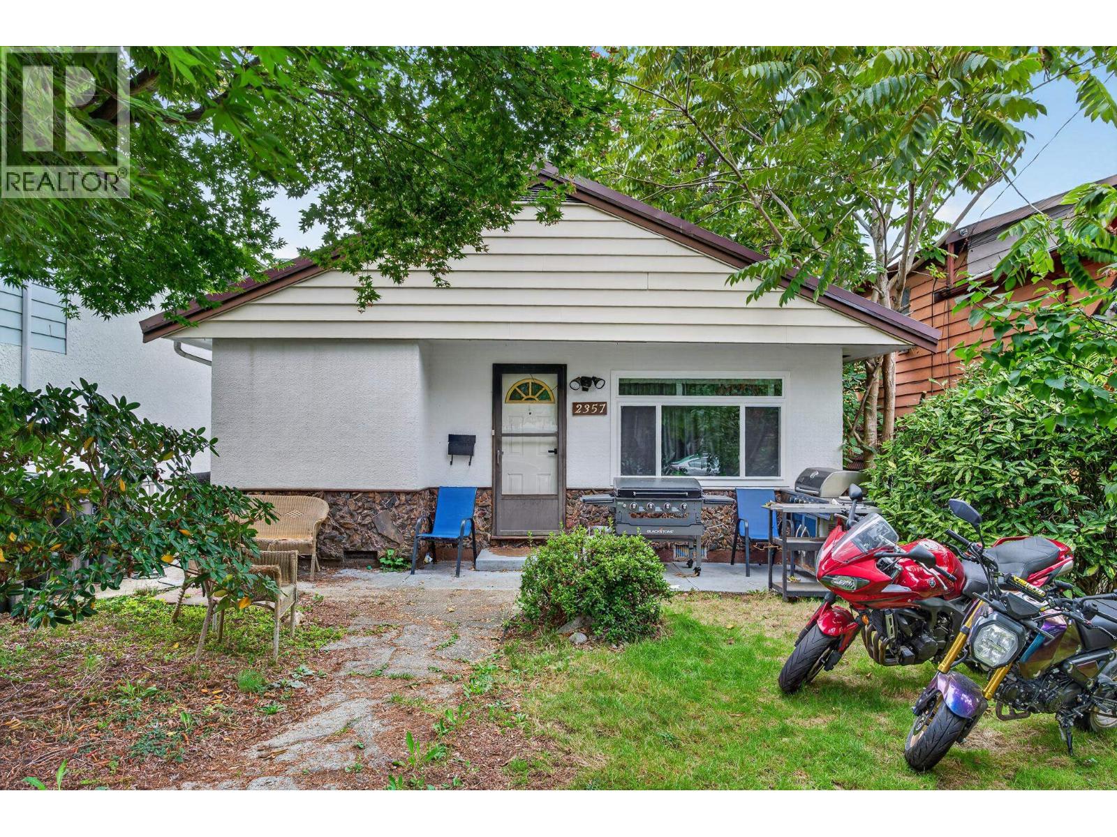 2357 HAWTHORNE AVENUE, Port Coquitlam