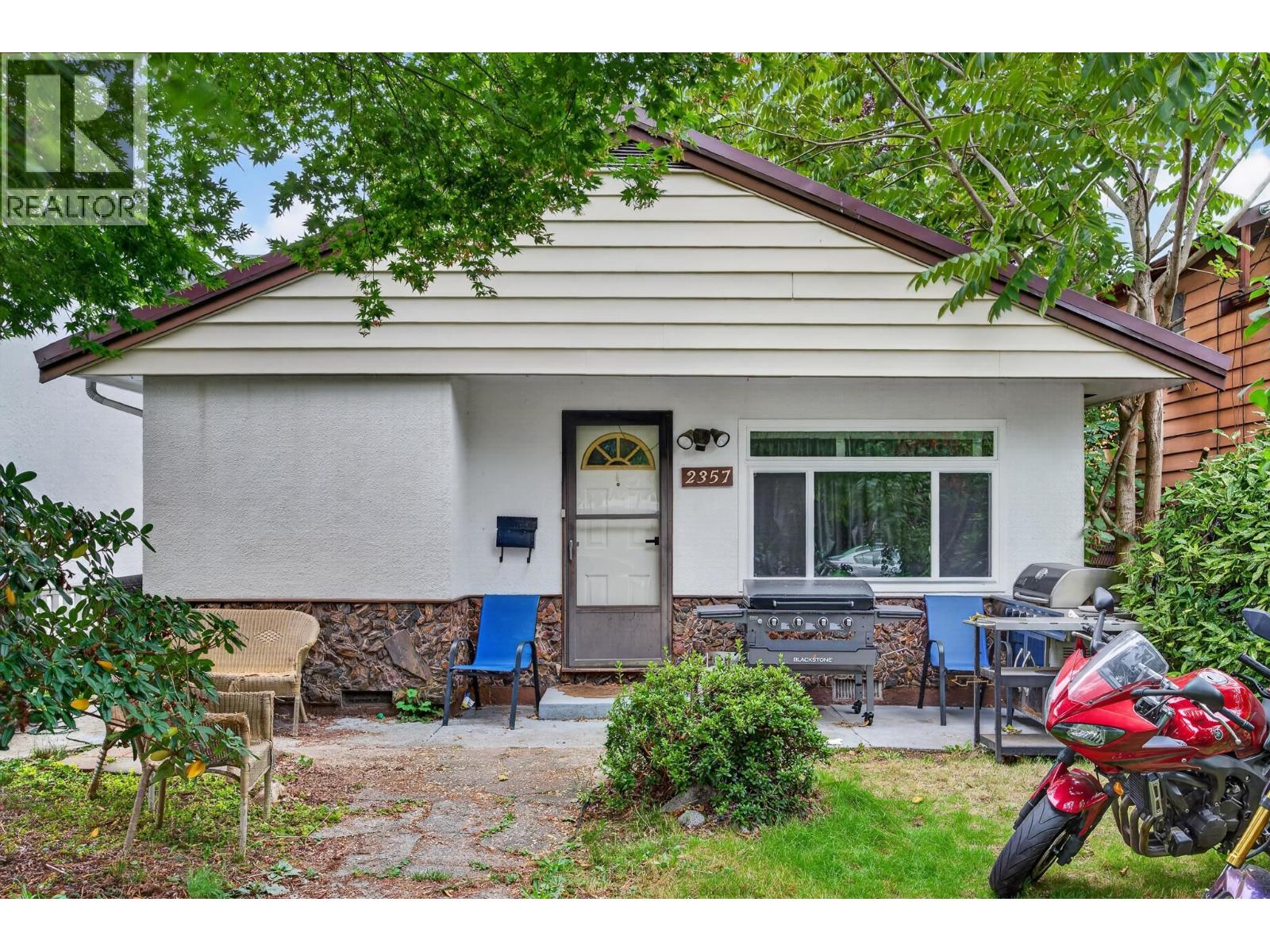 2357 HAWTHORNE AVENUE, Port Coquitlam