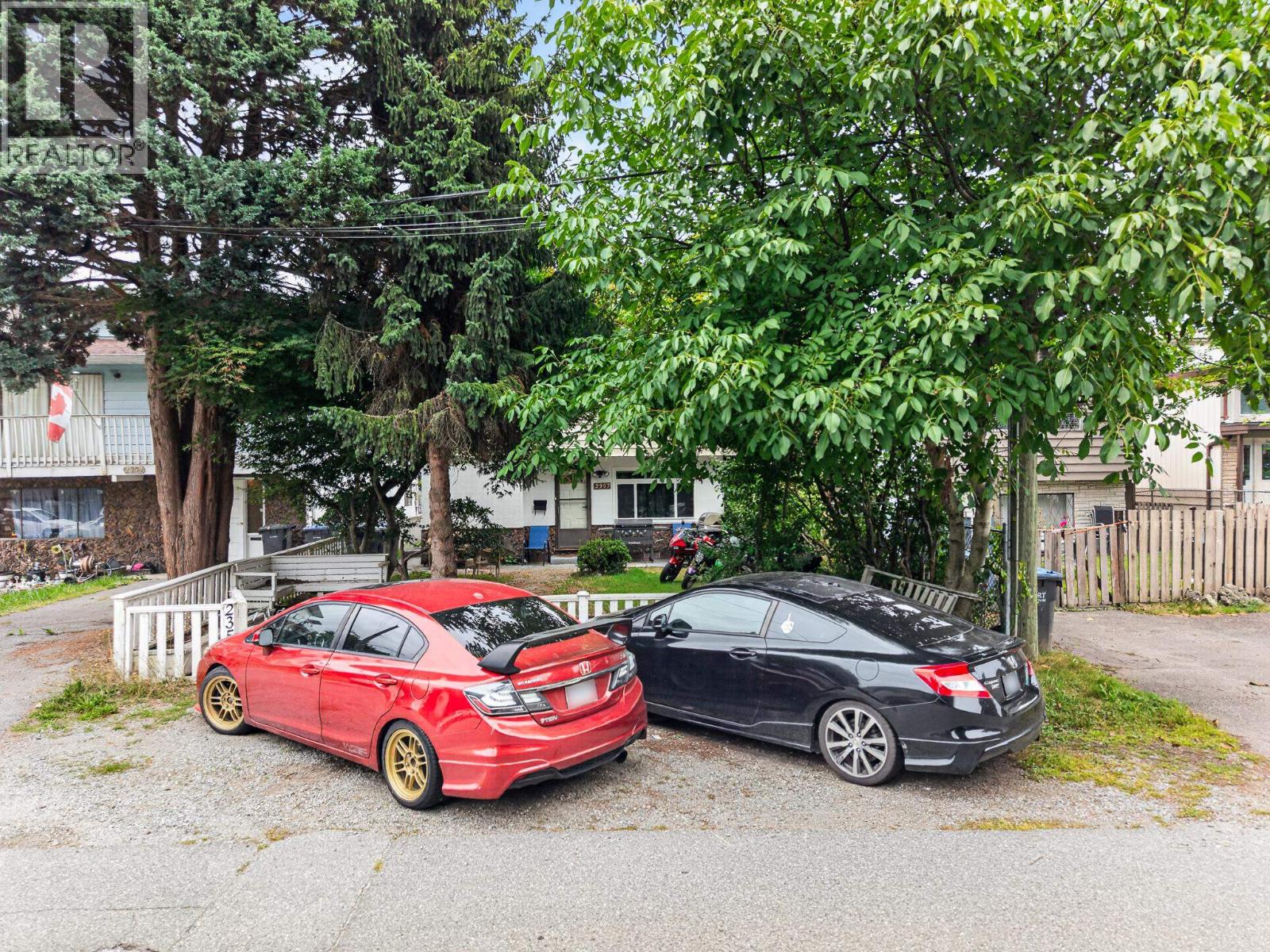 2357 HAWTHORNE AVENUE, Port Coquitlam