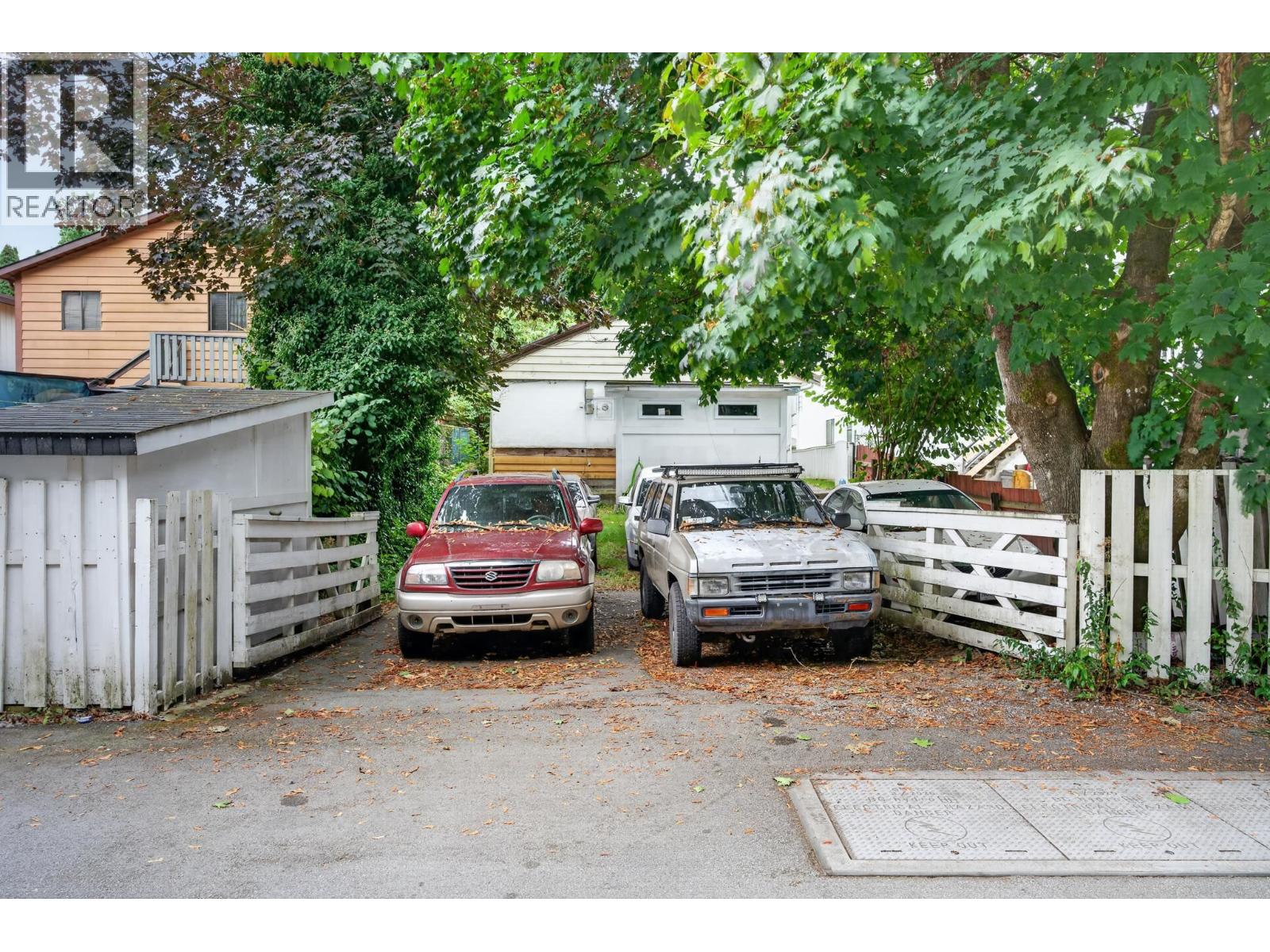 2357 HAWTHORNE AVENUE, Port Coquitlam