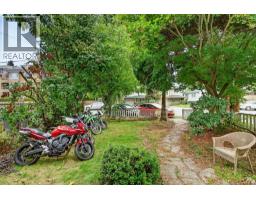 2357 Hawthorne Avenue, Port Coquitlam, BC V3C1X1 Photo 10