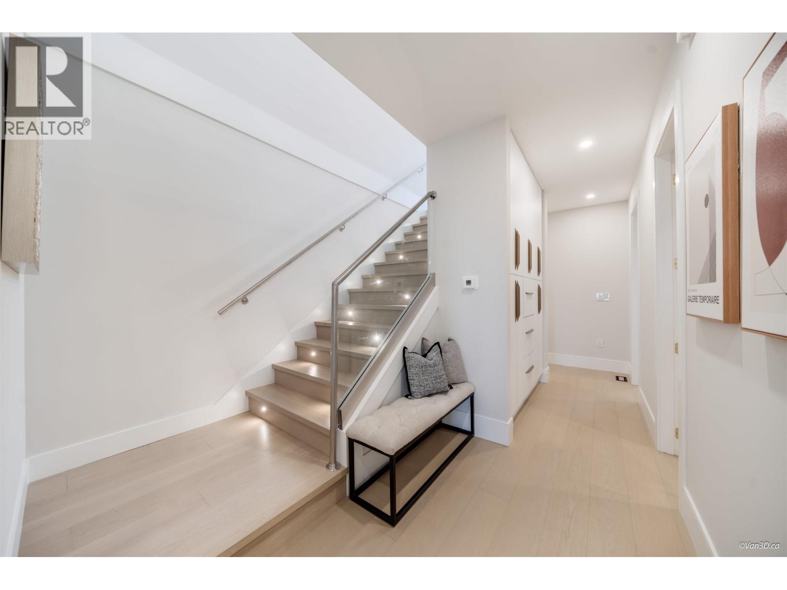 971 ADDERLEY STREET, North Vancouver