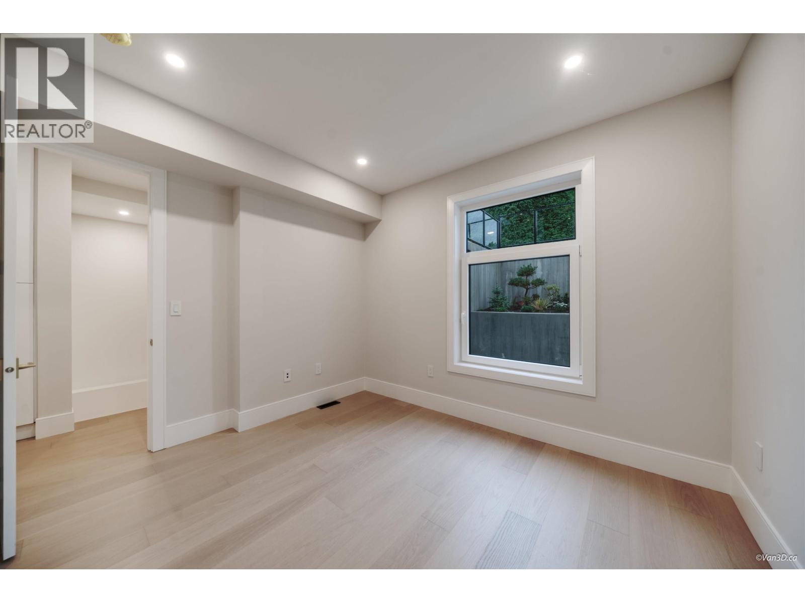 971 ADDERLEY STREET, North Vancouver