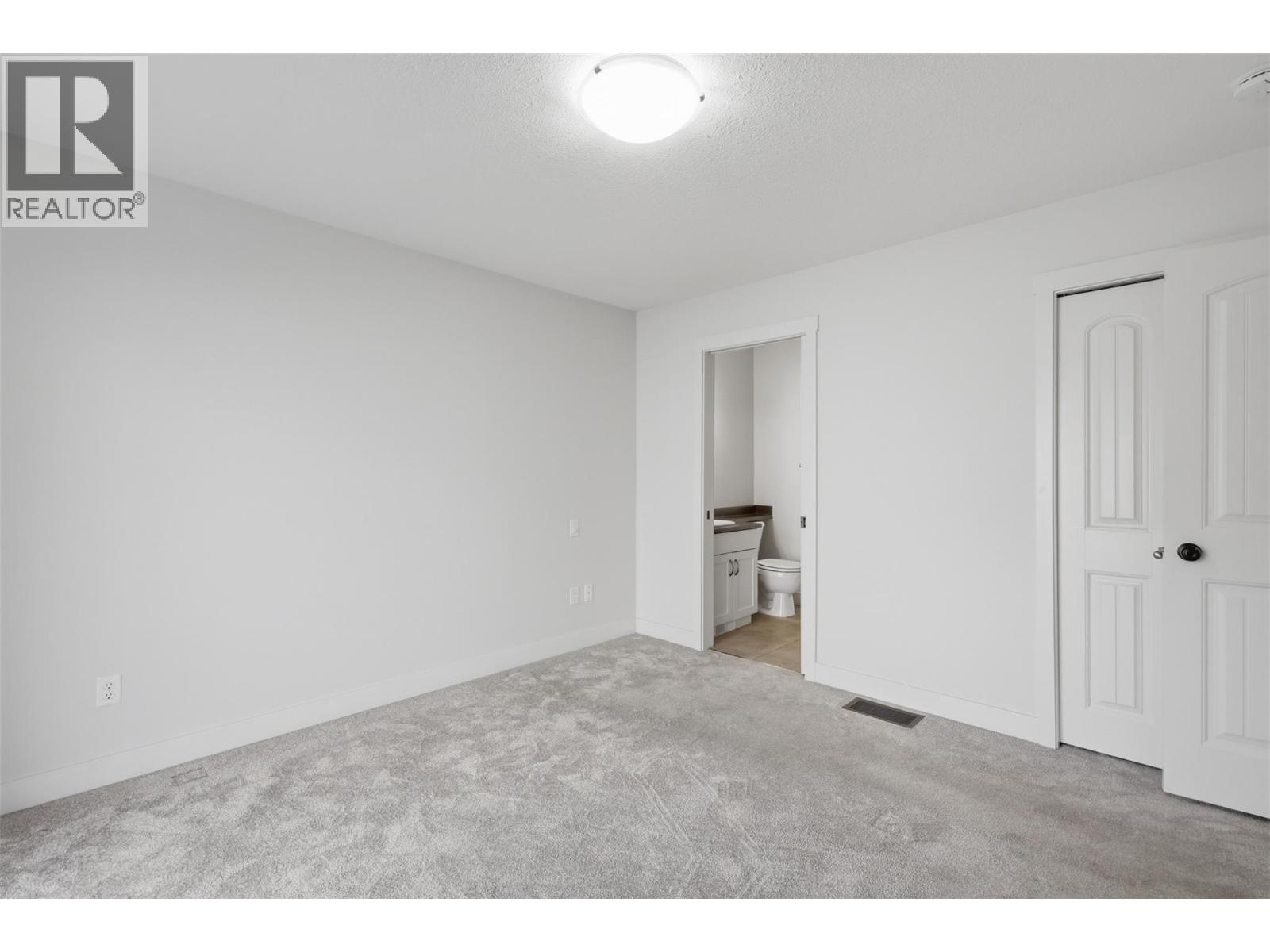 #19 1885 Grasslands Boulevard - Image 24
