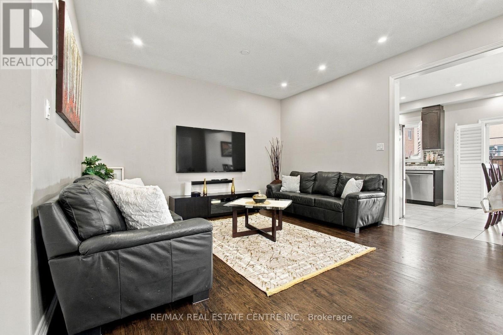 28 BANBRIDGE CRESCENT - 10