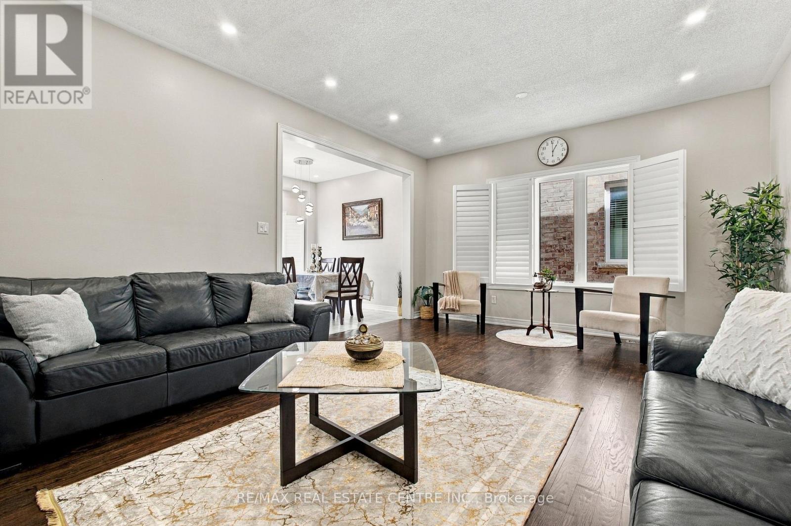28 BANBRIDGE CRESCENT - 11