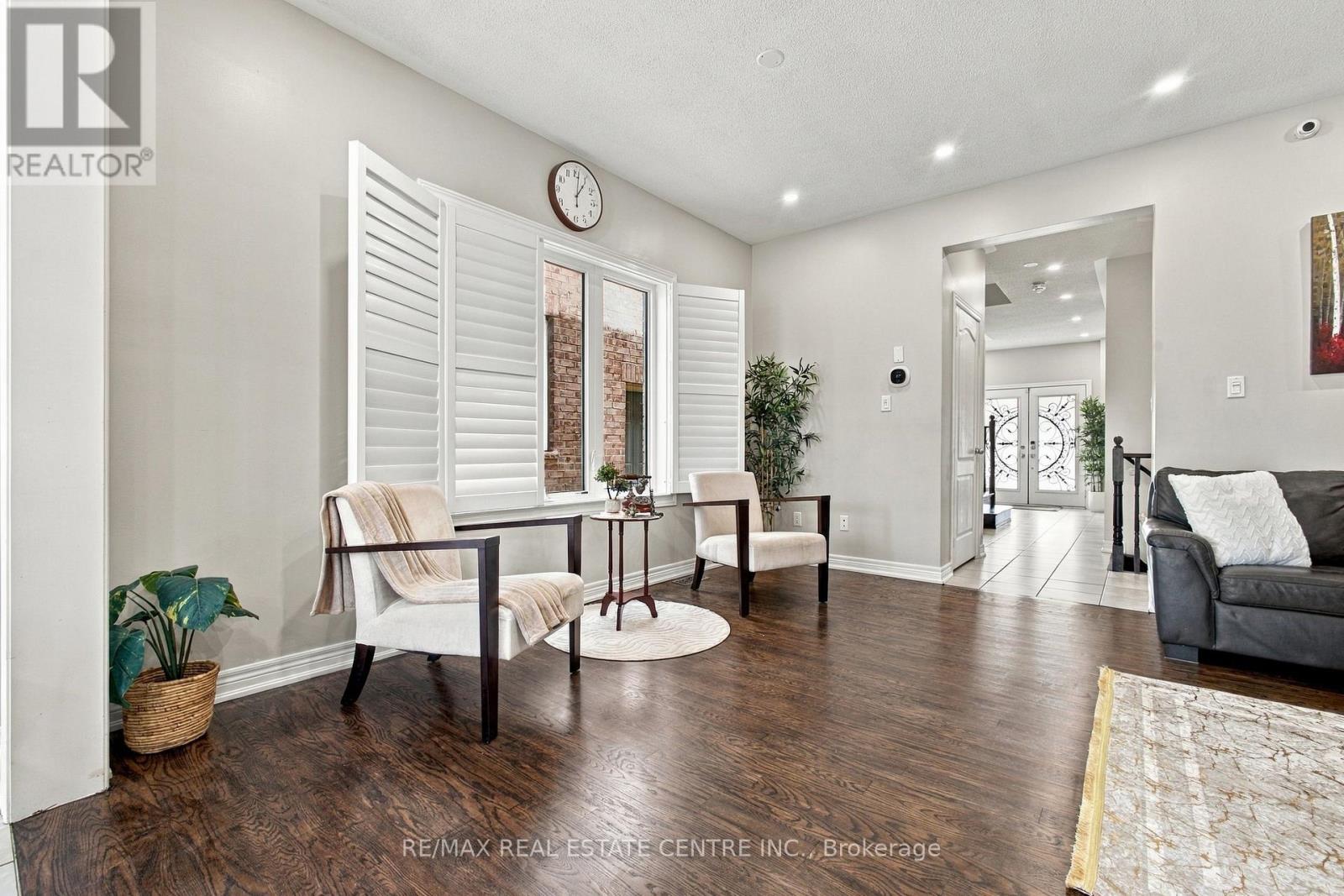 28 BANBRIDGE CRESCENT - 12