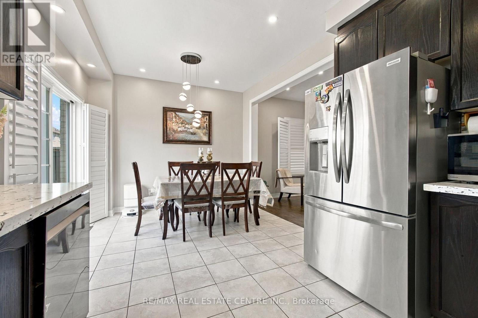28 BANBRIDGE CRESCENT - 17