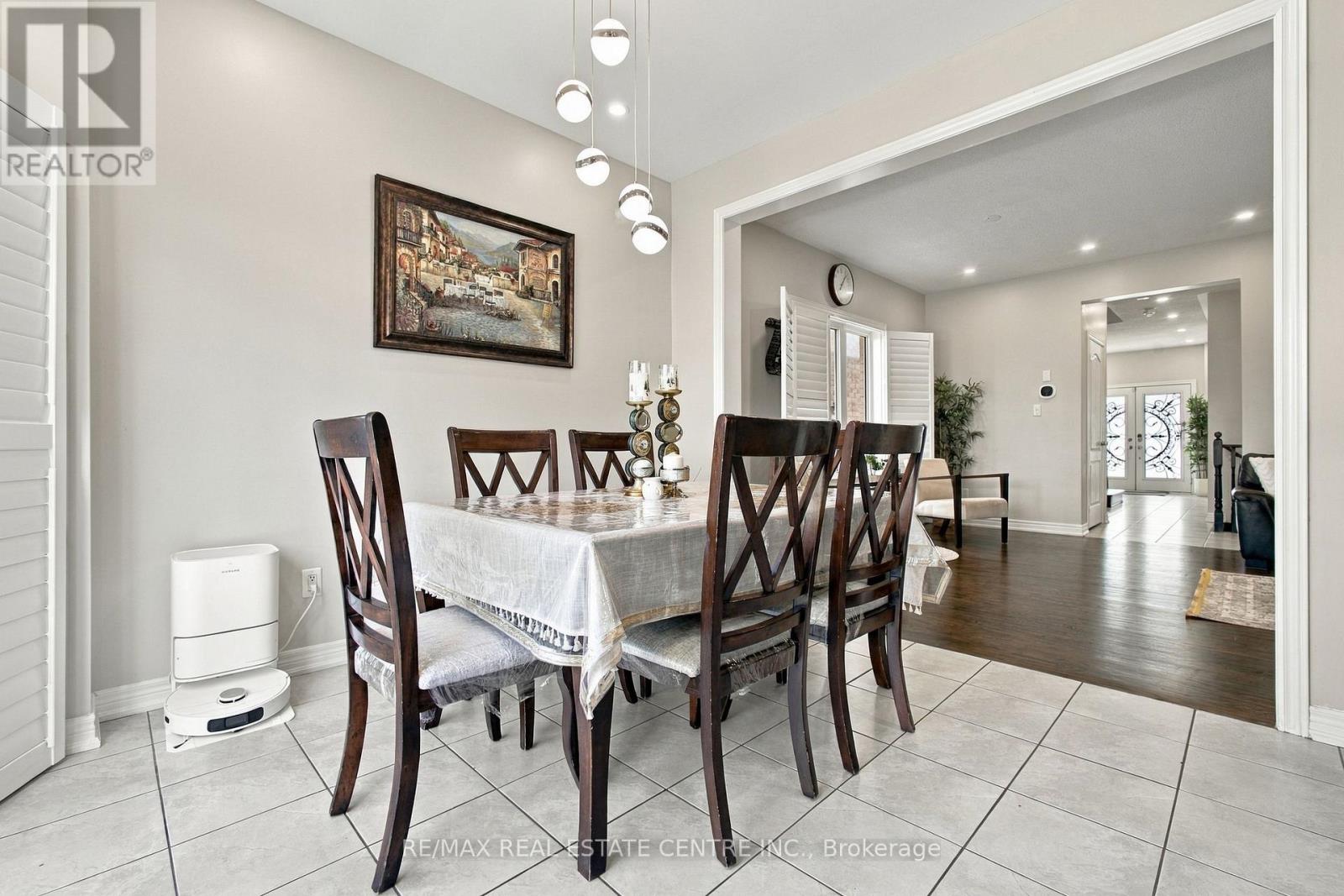 28 BANBRIDGE CRESCENT - 18
