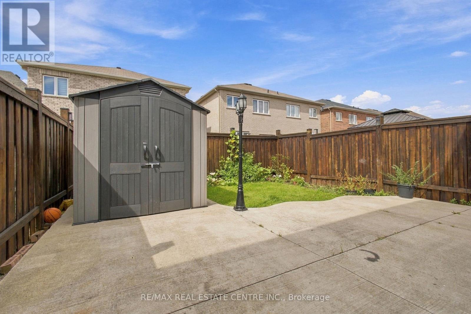 28 BANBRIDGE CRESCENT - 42