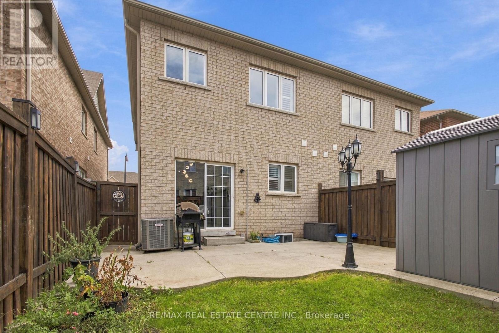 28 BANBRIDGE CRESCENT - 43