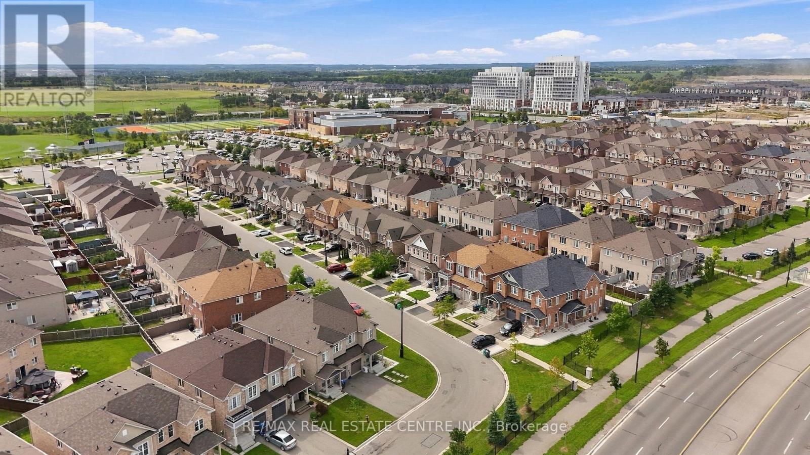 28 BANBRIDGE CRESCENT - 44
