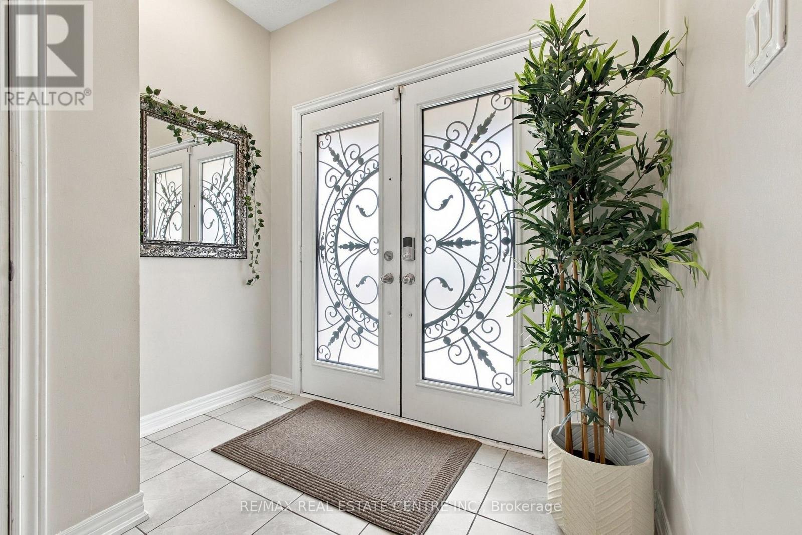 28 BANBRIDGE CRESCENT - 5