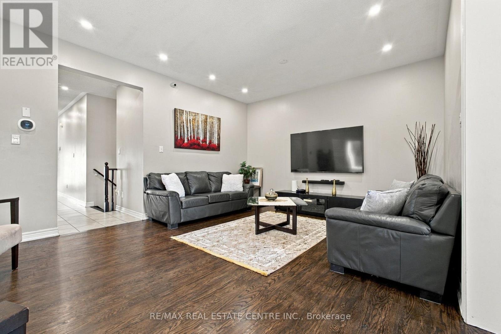 28 BANBRIDGE CRESCENT - 8