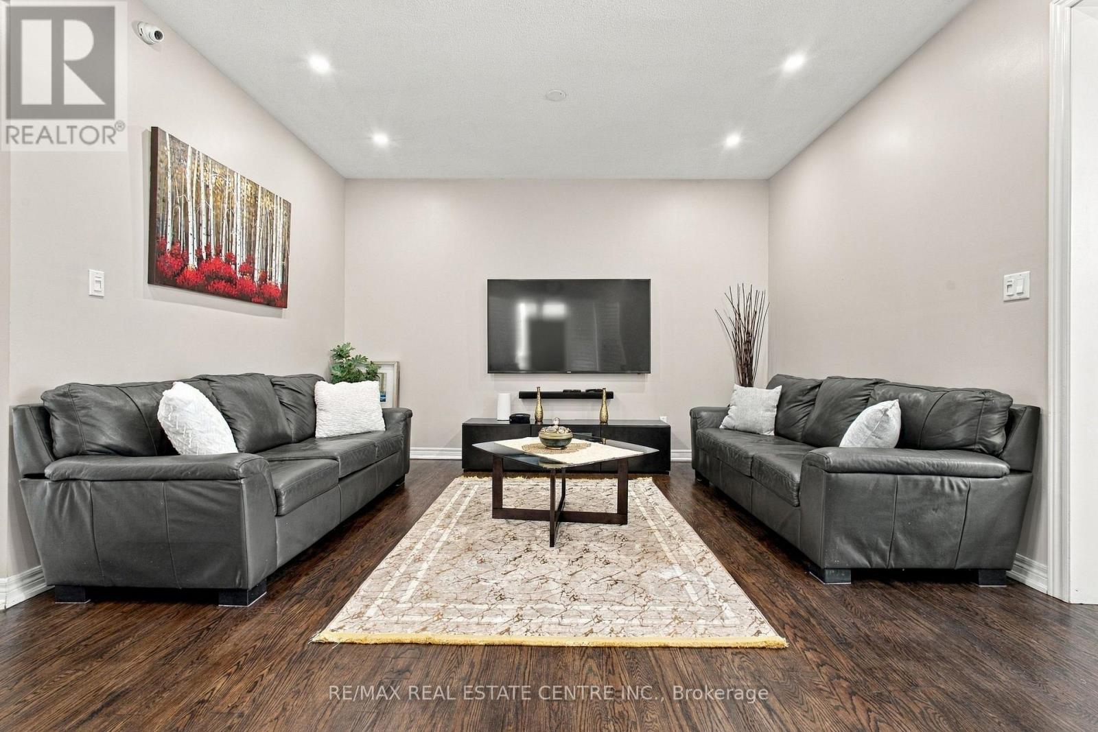 28 BANBRIDGE CRESCENT - 9