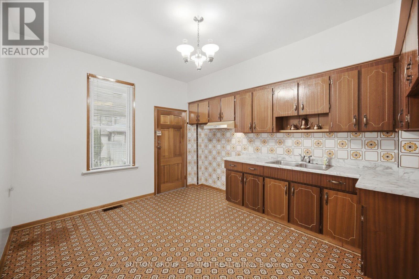 28 SYMINGTON AVENUE - 13