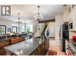 4pc Bathroom - 1111 5 Street Se, Medicine Hat, AB T1A0P6 Photo 15