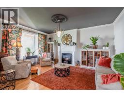 5pc Bathroom - 1111 5 Street Se, Medicine Hat, AB T1A0P6 Photo 9