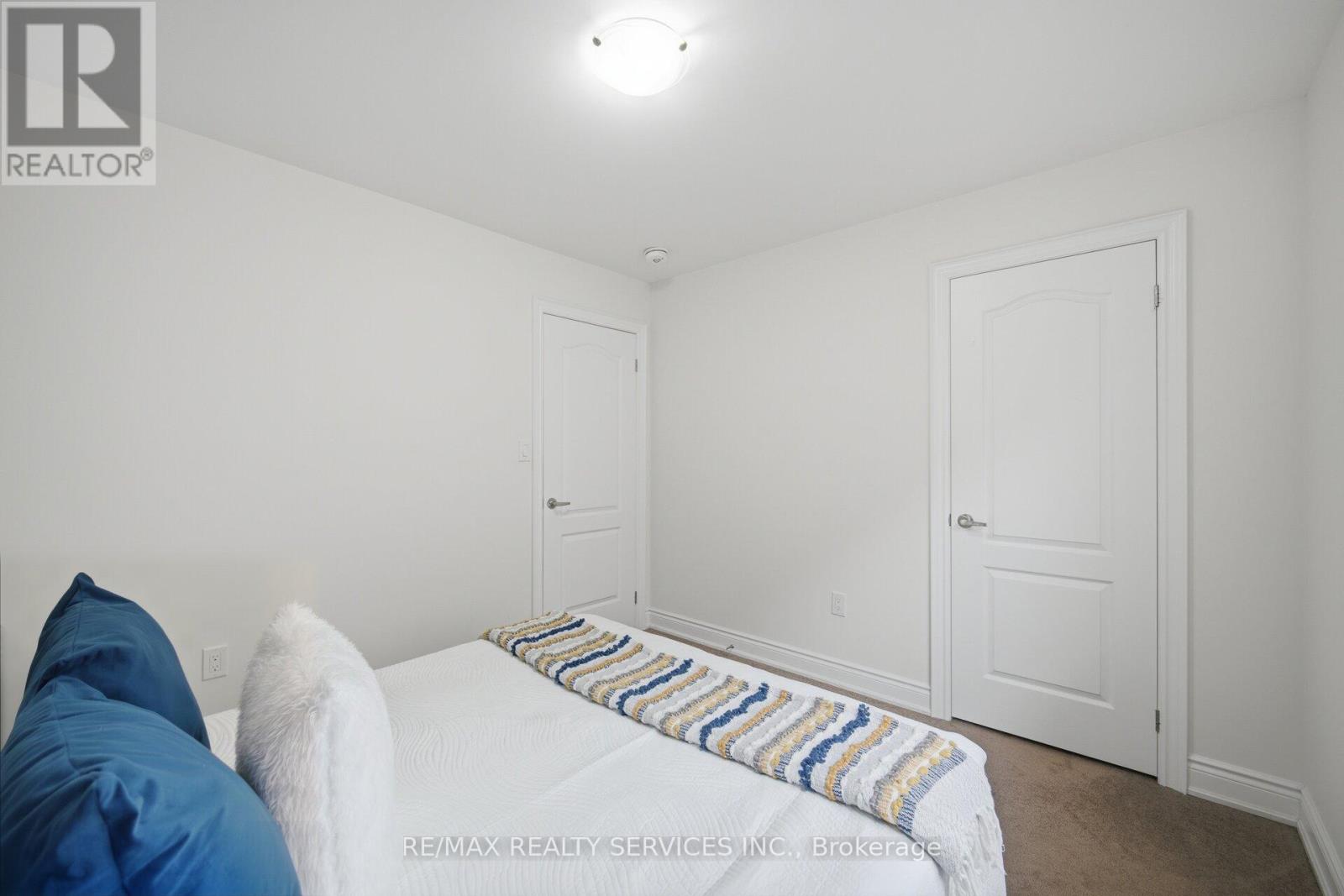12 ENCLAVE TRAIL - Image 37