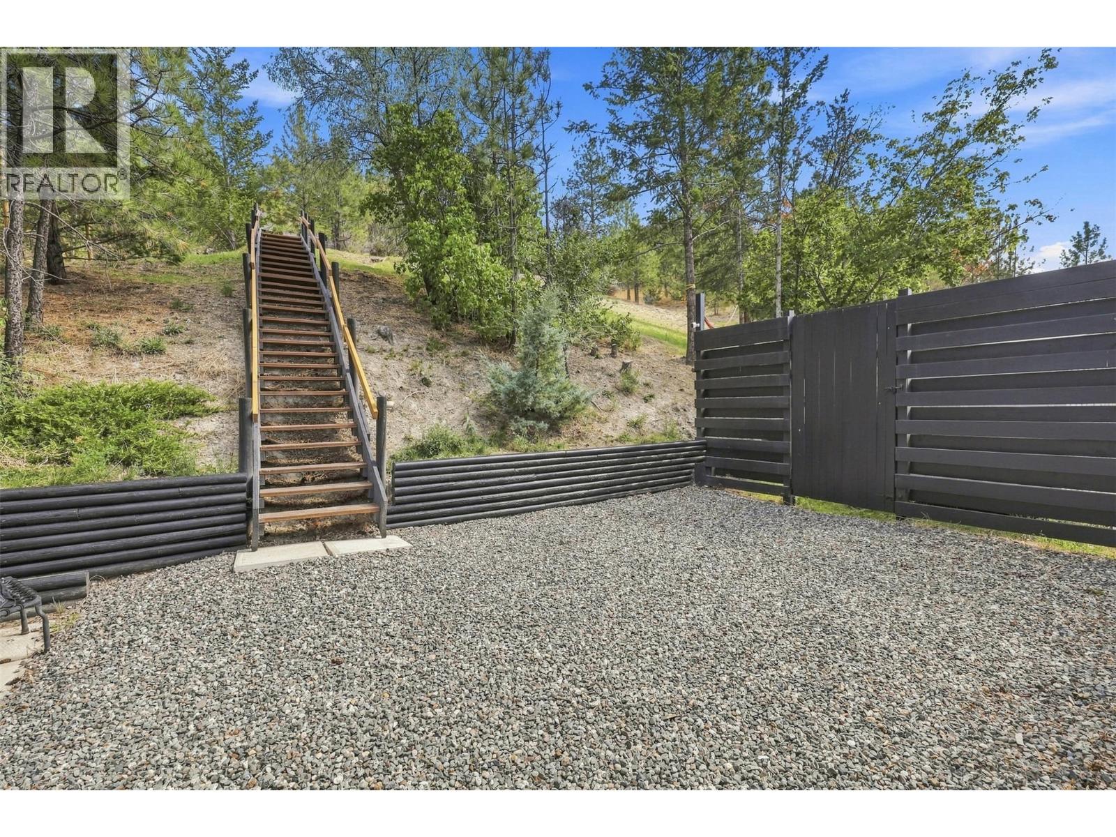 5545 Clearview Drive - Image 14