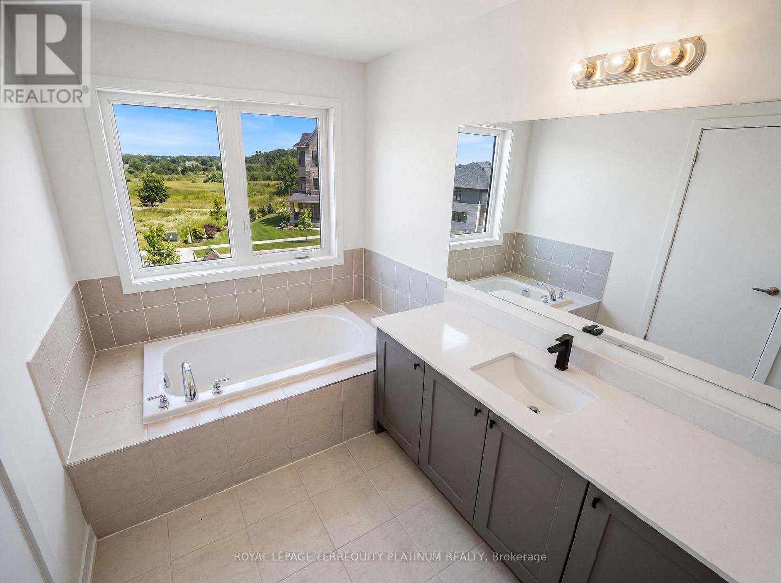#4 160 DENSMORE ROAD - Image 28