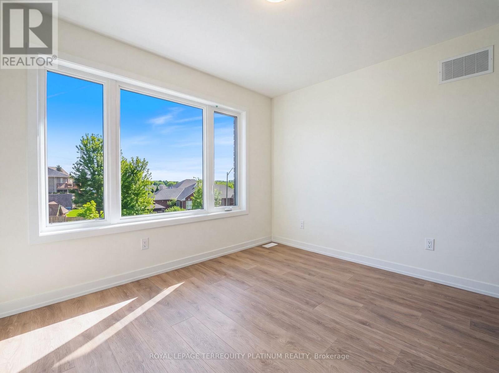 #4 160 DENSMORE ROAD - Image 36