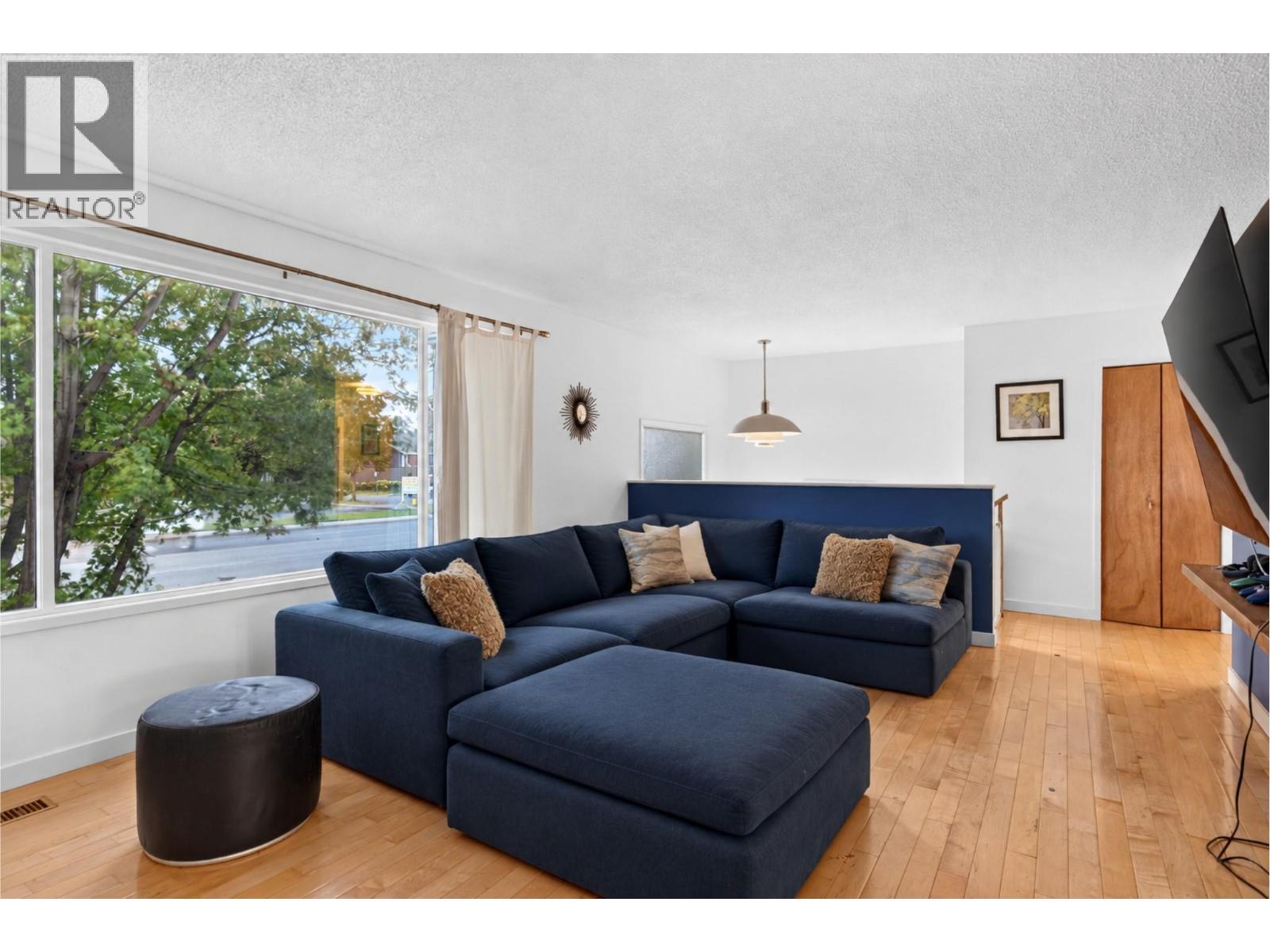 1387 Gordon Drive - 6