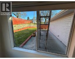 4225 Quadra St, Saanich, BC V8X1L5 Photo 16