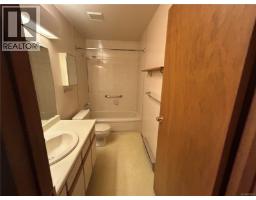 4225 Quadra St, Saanich, BC V8X1L5 Photo 19