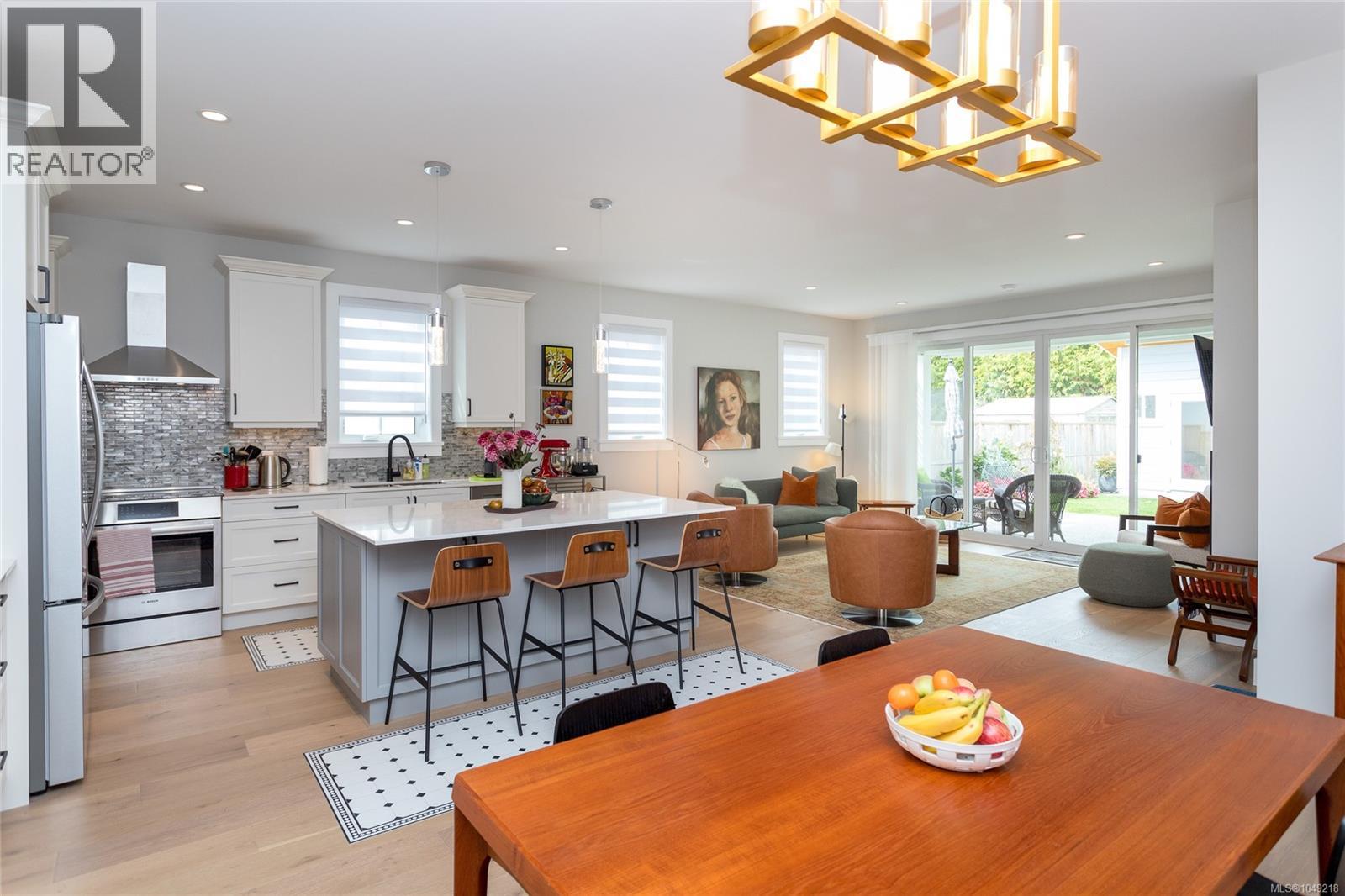 9344 Maryland Dr - 9
