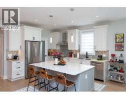 Entrance - 9344 Maryland Dr, Sidney, BC V8L2R3 Photo 12