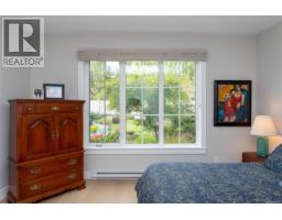 9344 Maryland Dr, Sidney, BC V8L2R3 Photo 16