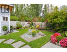 9344 Maryland Dr, Sidney, BC V8L2R3 Photo 35