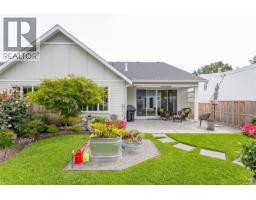 9344 Maryland Dr, Sidney, BC V8L2R3 Photo 40