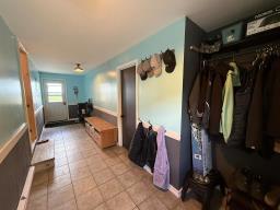 Mud room - 99084 10n Road, Killarney, MB R0K1G0 Photo 7