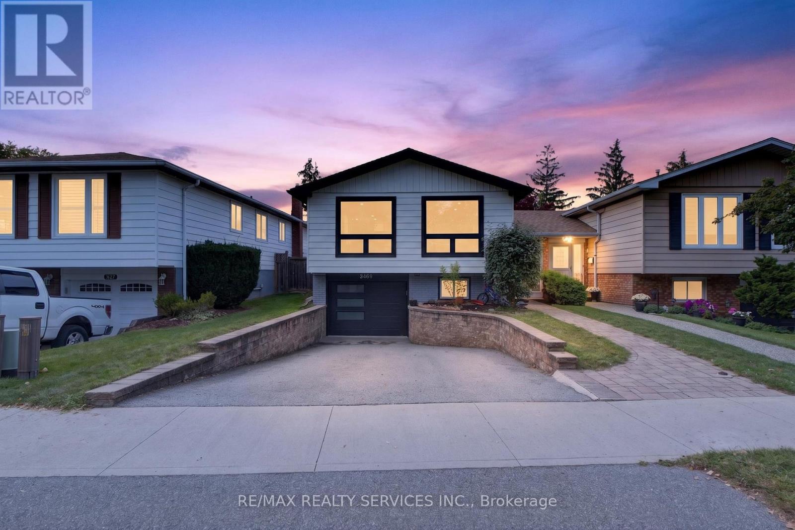Photo of 3469 Caplan Crescent