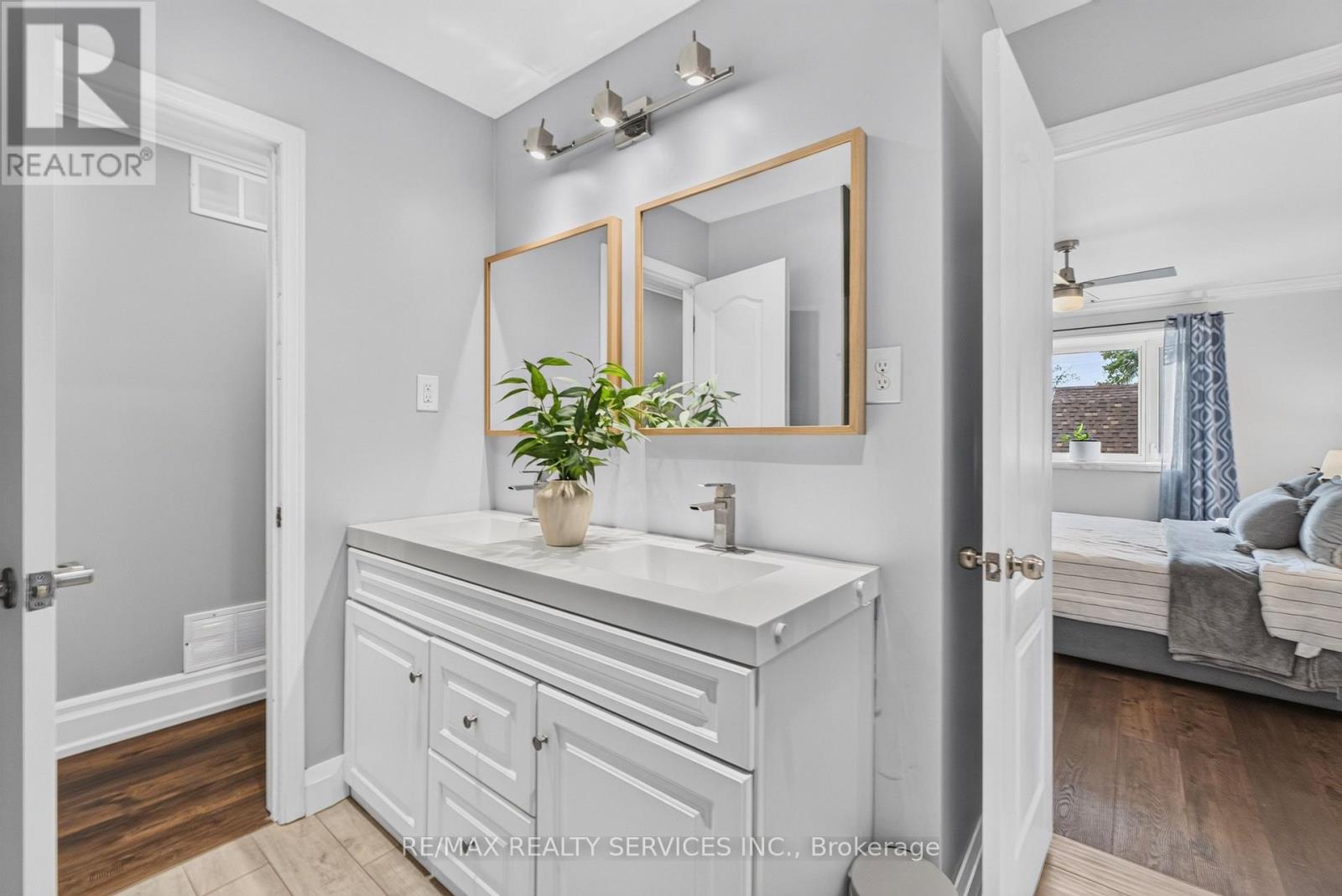3469 CAPLAN CRESCENT - 22