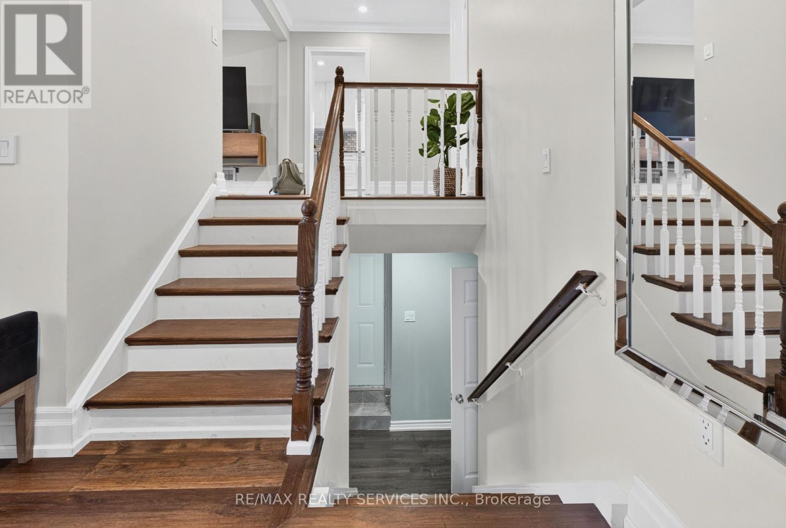 3469 CAPLAN CRESCENT - 28