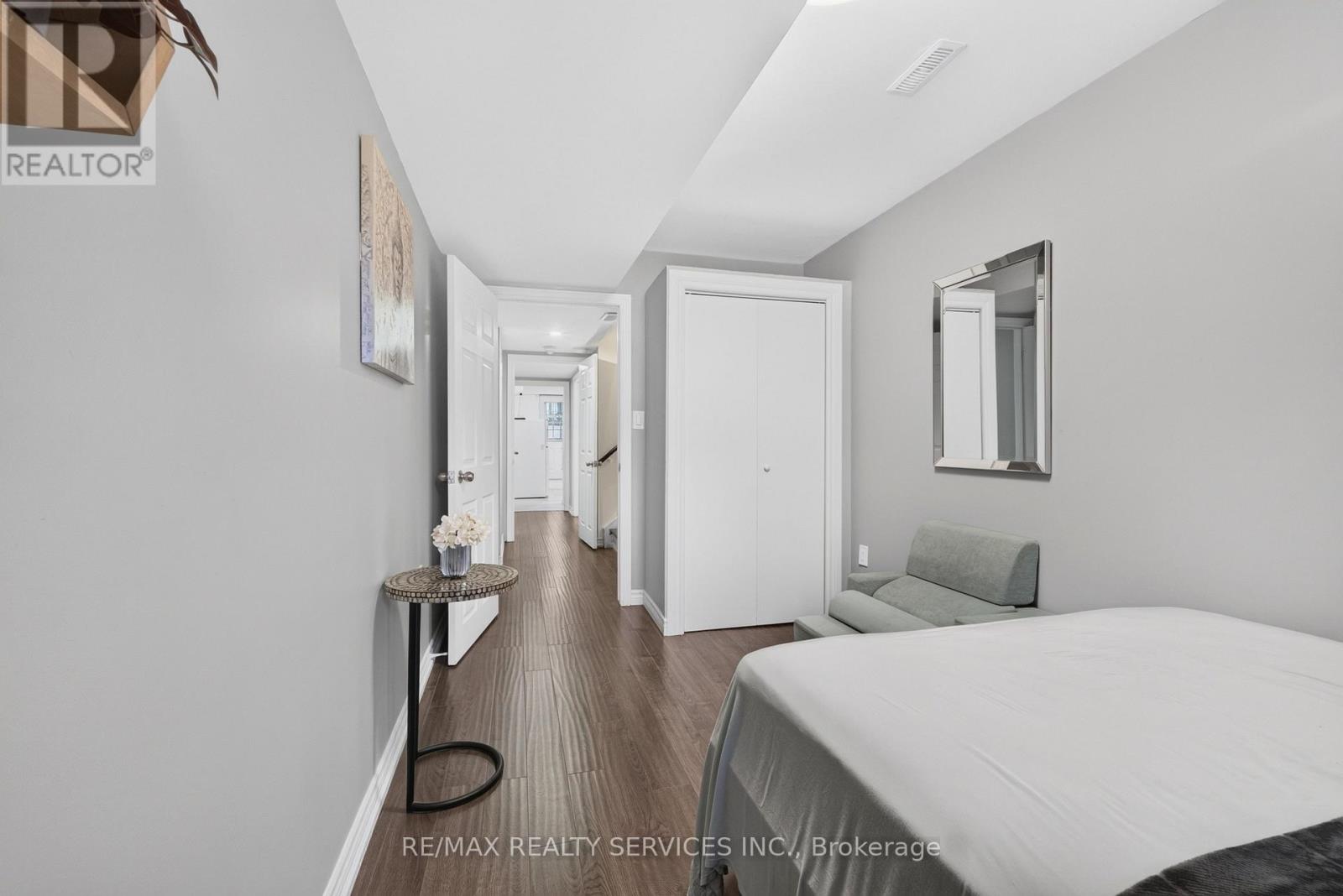 3469 CAPLAN CRESCENT - 31