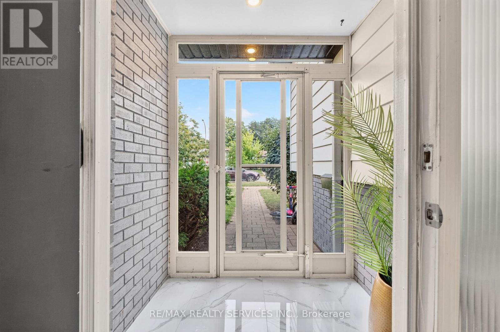 3469 CAPLAN CRESCENT - 47
