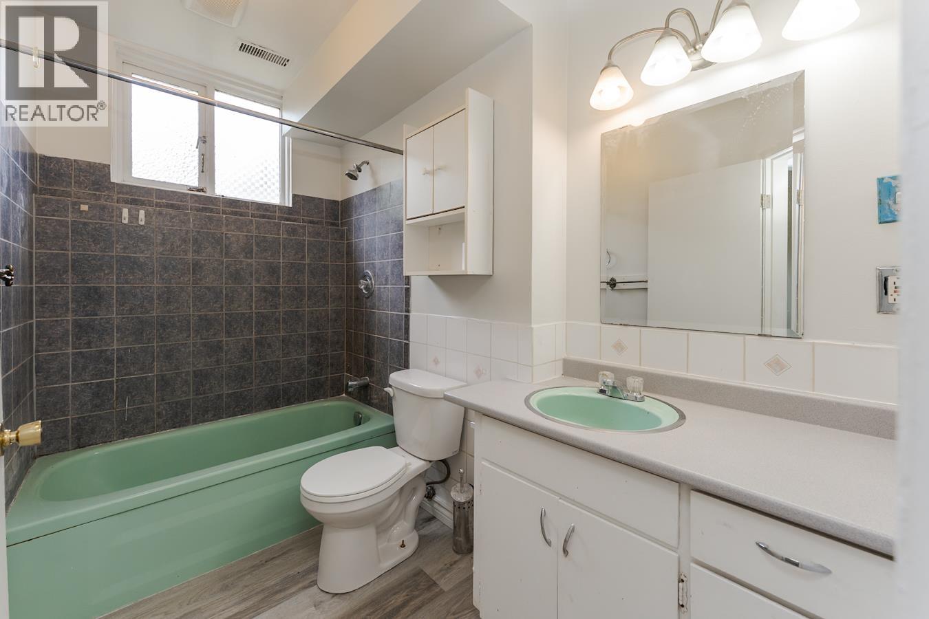 549 AHBAU STREET - 19