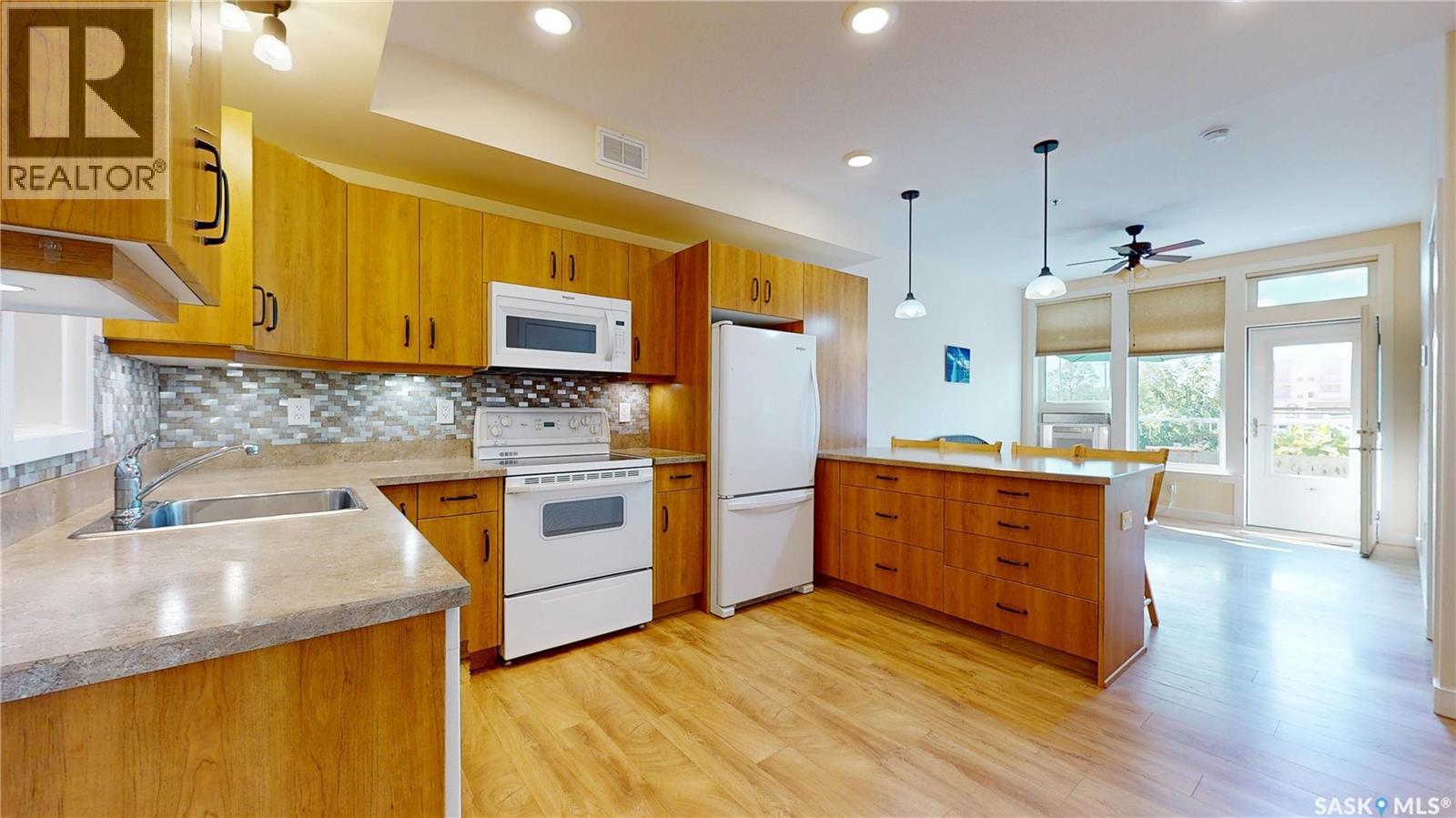 104 1625 BADHAM BOULEVARD, Regina — photo 1