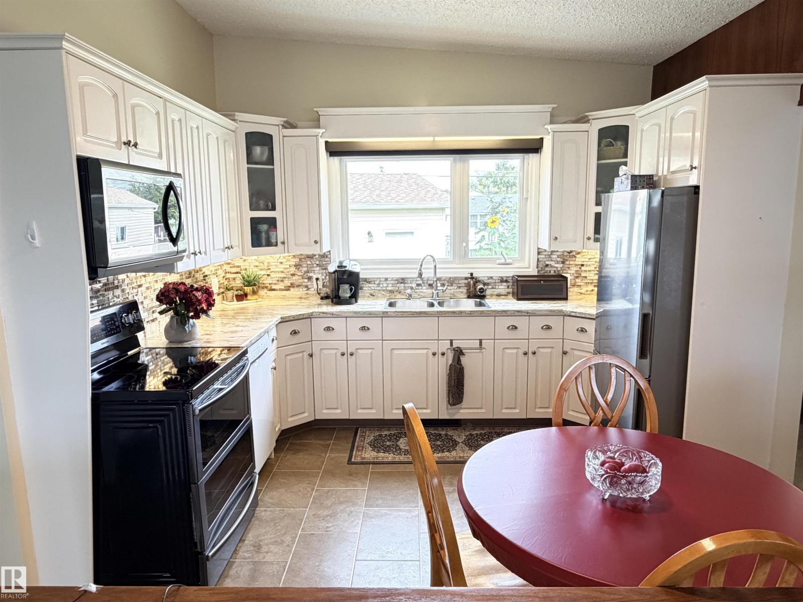 9824 99 ST, Westlock — photo 6