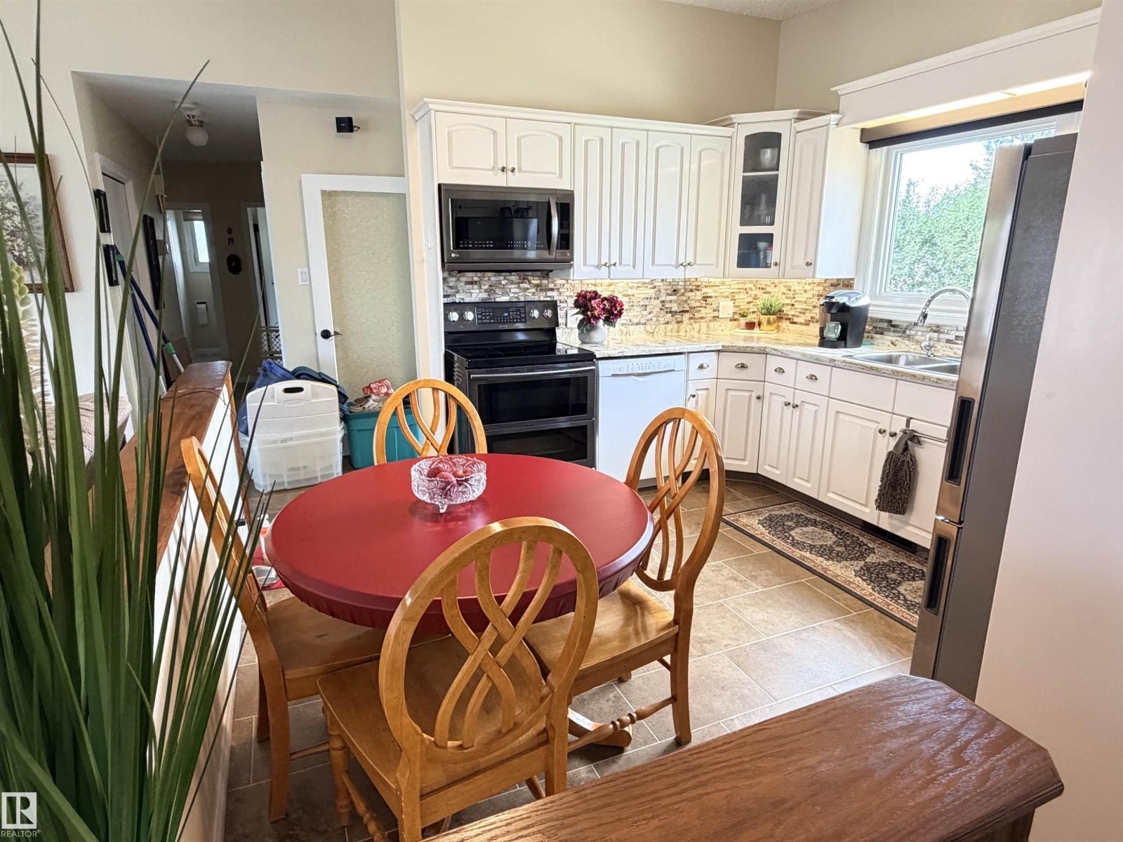 9824 99 ST, Westlock — photo 9