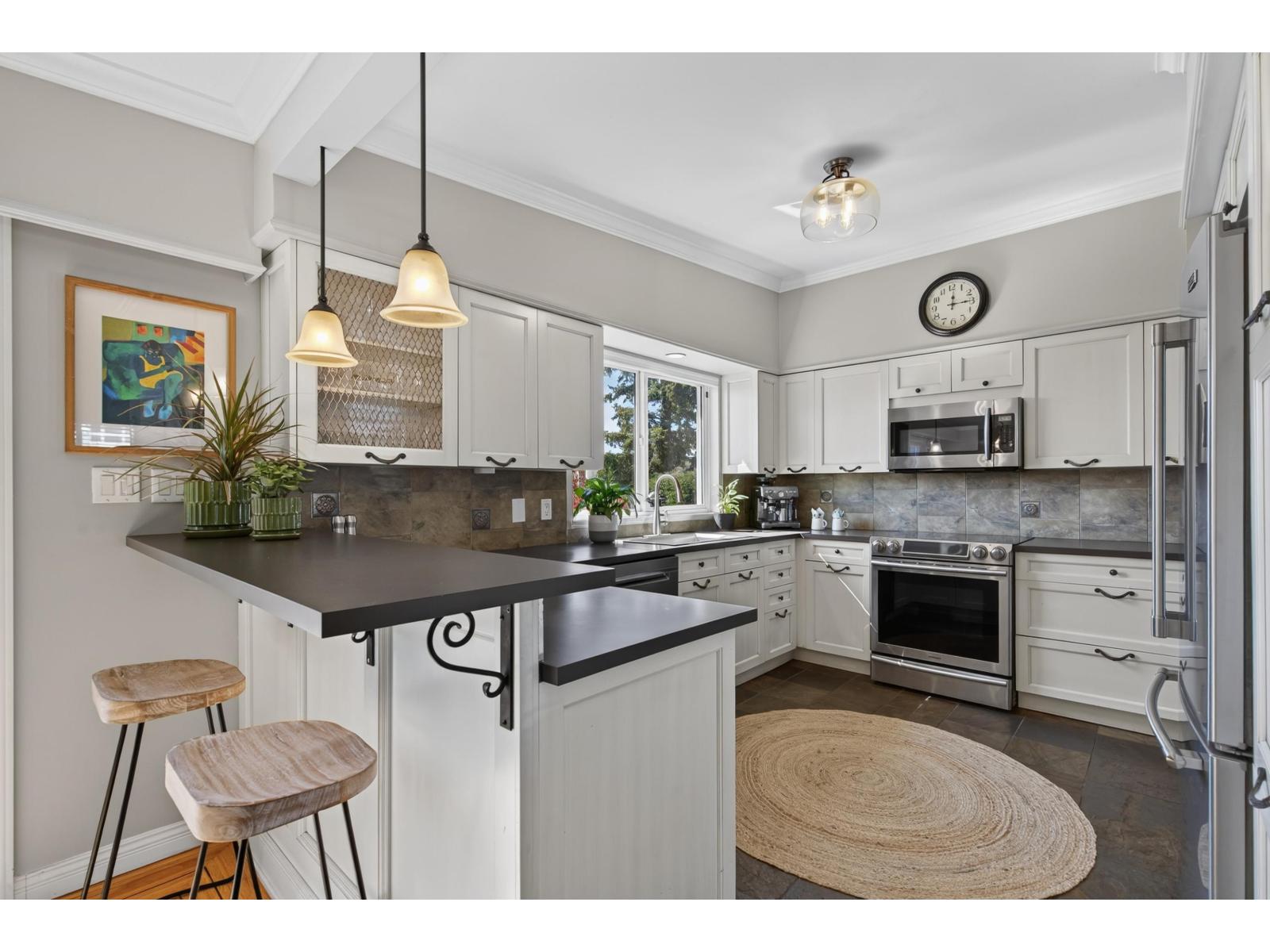 14480 MANN PARK CRESCENT, White Rock — photo 4