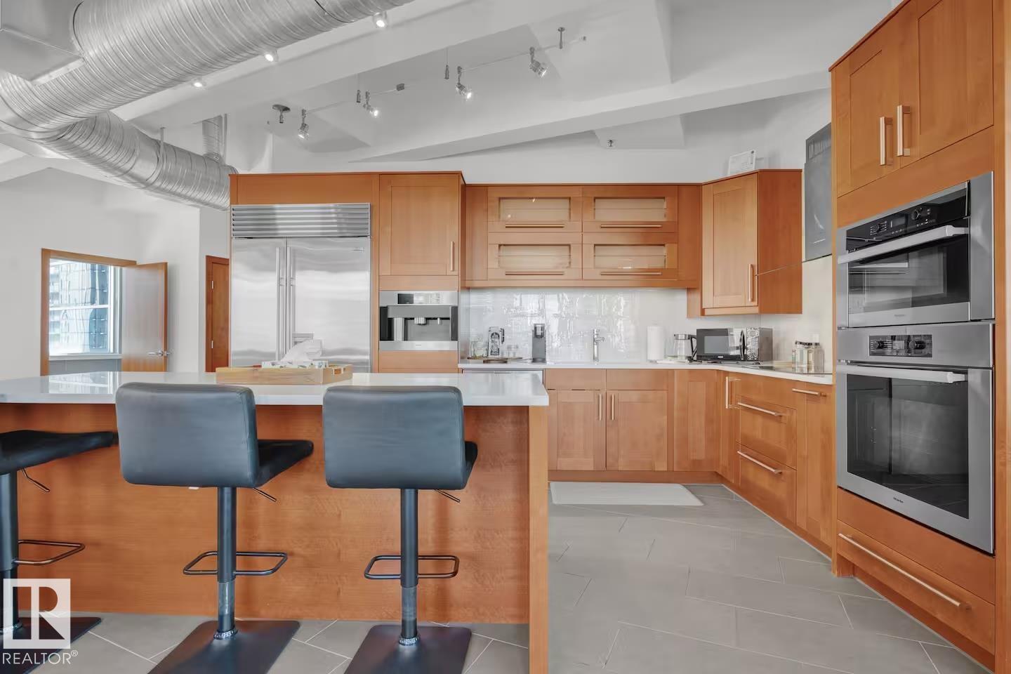 #701 10105 109 ST NW - 8